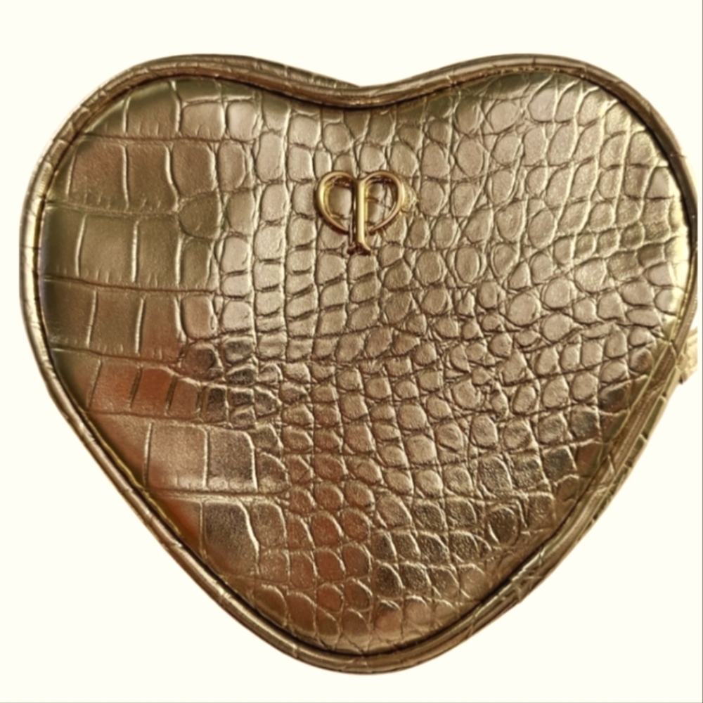 CLÉ DE PEAU BEAUTÉ Gold Heart Shaped Cosmetic Bag NEW NWOT Never Used